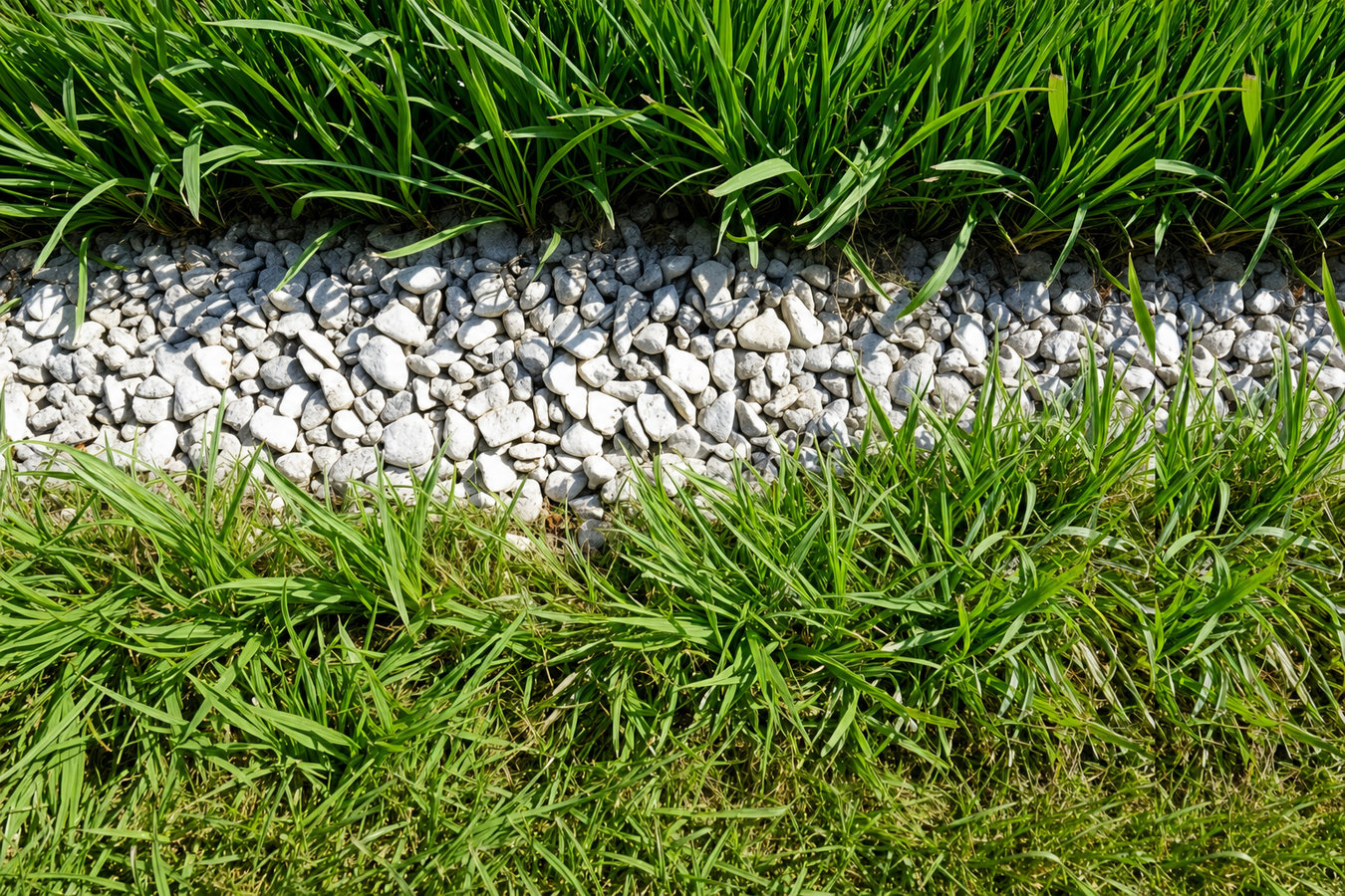 Synthetic lawn turf